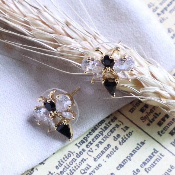 Kendra Scott Gold Crystal Stud Earrings - Bee - Picture 2 of 2